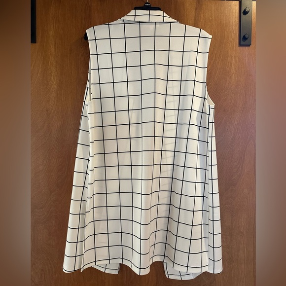 Zara White and Black Long Vest with Notched Lapels - Picture 3 of 10